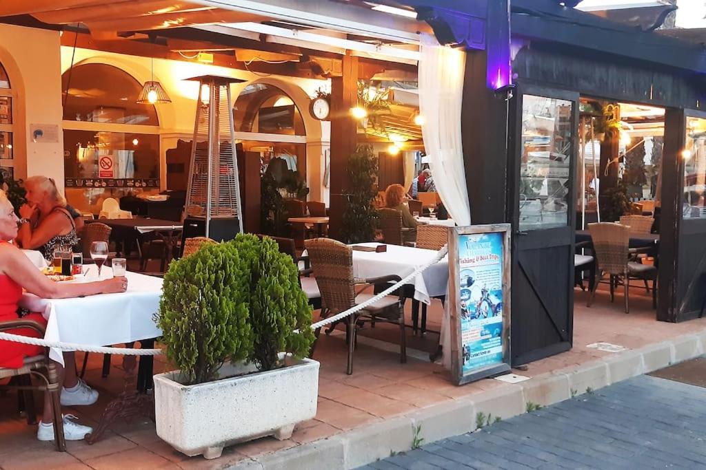 Adventure Harbour Torrevieja Exterior foto